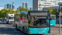 Busfahren in Frankfurt: bargeldlos rund um Mainufer und Wolkenkratzer